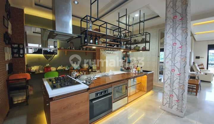 For Sale 4.5-Story House on Jl. Cempaka Putih Utara