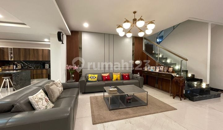 Rumah Mewah Pik1 Luas 270 Meter Cluster Mediterania Blouvard 3 Lantai Full Furnish