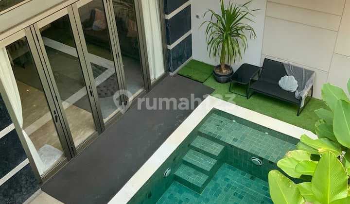Rumah Minimalis Golf Island Luas 200 Meter Ada Kolam Renang Full Funish 3 Lantai.