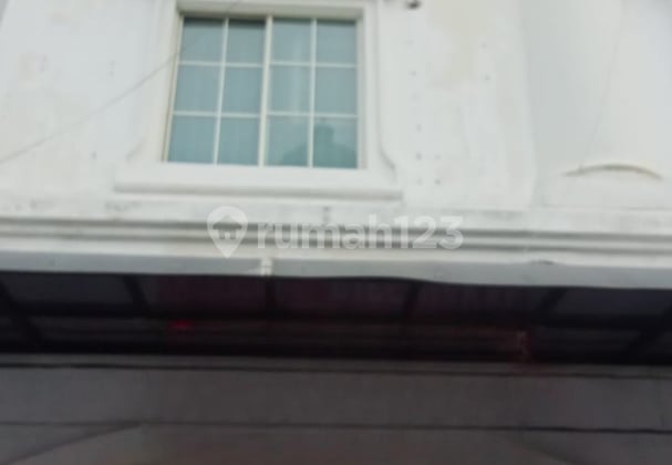 For Rent Exclusive Shop House PIK BGM 4 Floors Size 5x15 m² in North Jakarta For Rent Exclusive Shop House PIK BGM 4 Floors Size 5x15 m² in North Jakarta