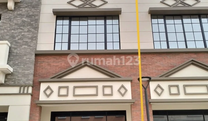 For rent: PIK 2 shop house, size 4.5x15m2 in North Jakarta For rent: PIK 2 shop house, size 4.5x15m2 in North Jakarta