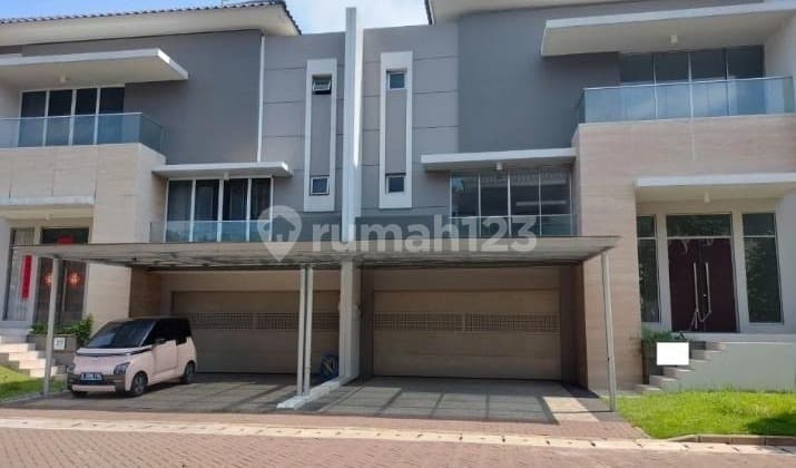 For sale Golf Island PIK house 300 m² in North Jakarta