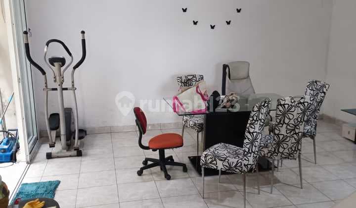 Disewakan Rumah Rapi Semi Furnish Uk 8X15 di Daan Mogot Baru Jakart Barat