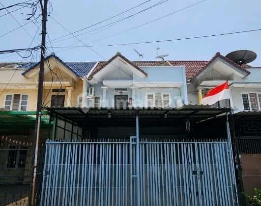 Dijual Cepat Rumah 2 Lantai 6X20 Rapi Terawat di Taman Palem Lestari Jakarta Barat