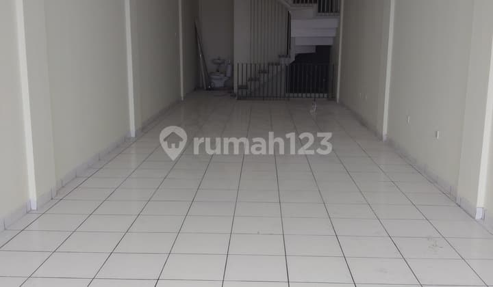 Dijual /Disewakan Cepat Ruko Siap Pakai 3 Lantai di Kembangan Jakarta Barat