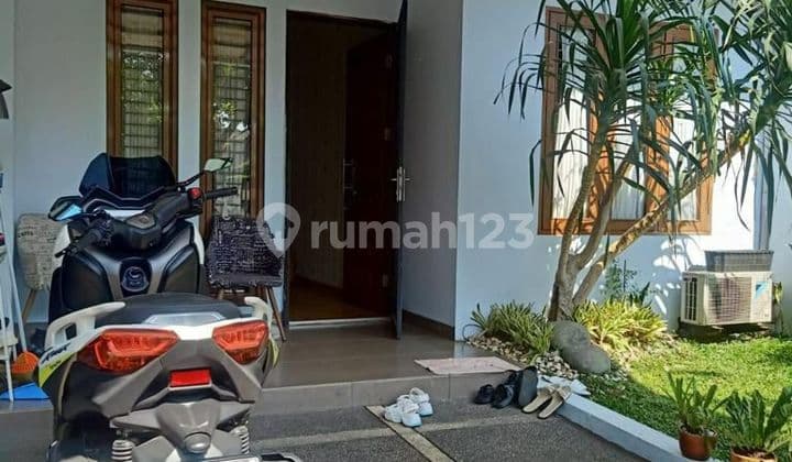 Rumah 2 Lantai Bagus Semi Furnished SHM di Batununggal , Bandung