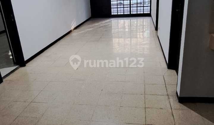 Sewa Rumah 2 Lantai Siap Huni di Sayap Pasteur