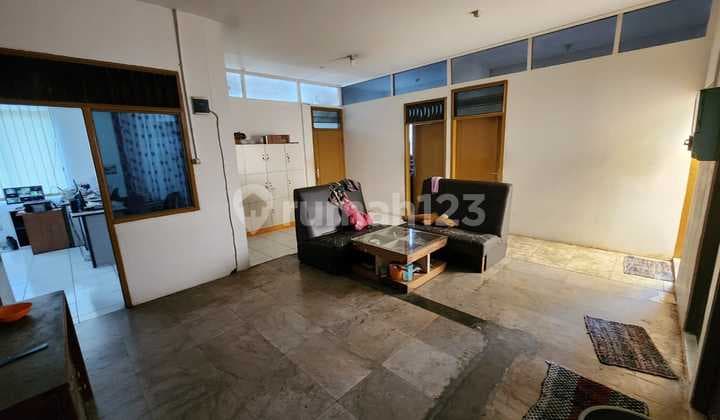 Dijual Rumah Tengah Kota Cocok Untuk Kantor Dan Usaha