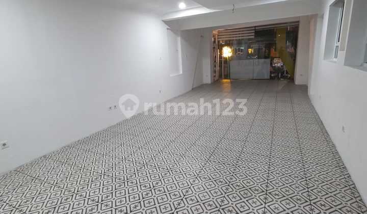 Ruko Siap Pakai 4 Lantai Lokasi Strategis Area Depan
