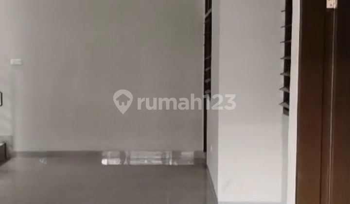 Jual Rumah 2 Lantai Baru Renovasi Siap Huni TKI 1
