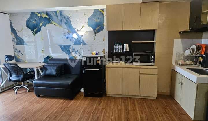 Ready-to-live M town Gading Serpong apartment fully furnished, just bring your suitcase!!