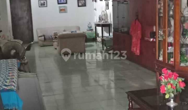 Dijual Cepat Rumah 2 Lantai di Jl Kramat - Jakarta Pusat