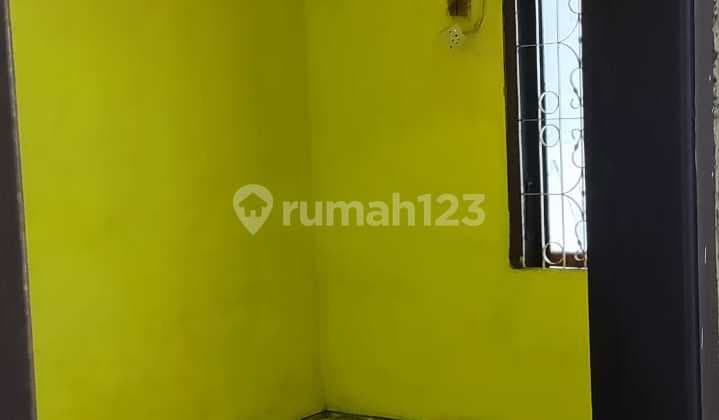 Rumah di Kelapa Lilin, Ada Balkon Dalam