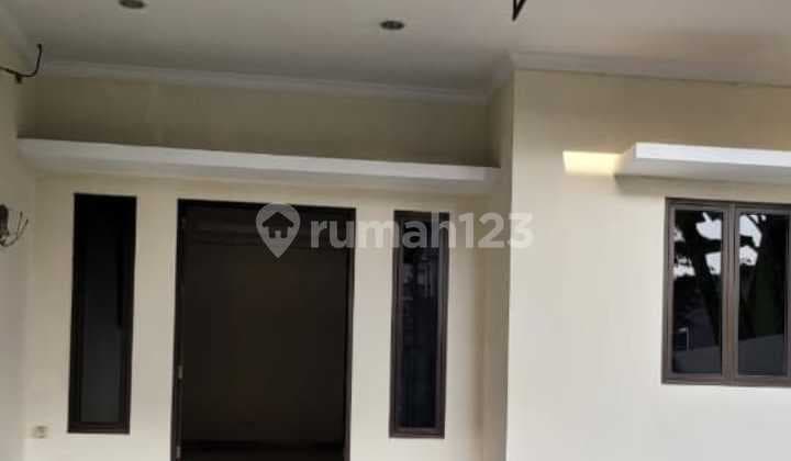 Rumah Siap Huni 2,5 Lantai Bagus Lokasi Strategis Di Gading Residence