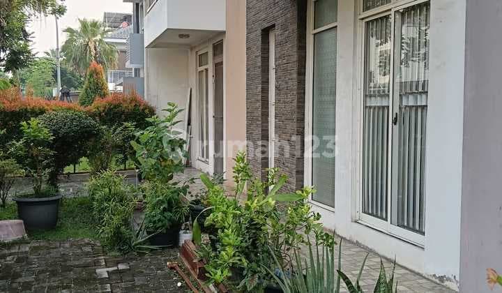Corner House in Green Lake City, West Jakarta – Strategic and Ready to Occupy