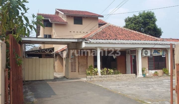 Dijual rumah tinggal dan rumah kost di Karawang Jl dr Taruno