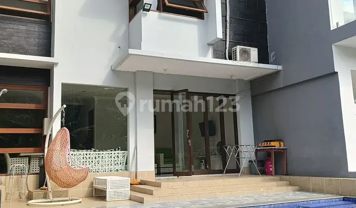 Villa resort Dago pakar Bandung ada view&kolam renang
