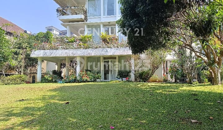 Rumah View Kebun dan Bukit di Resort Dago Pakar Kota Bandung