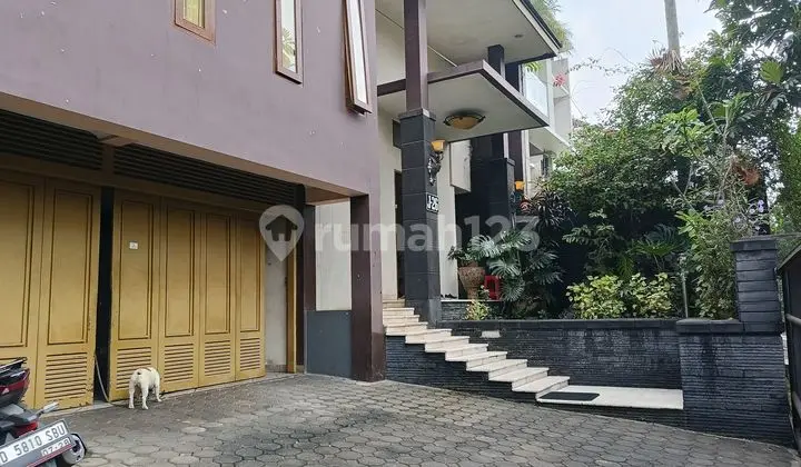 Luxury House in Setraduta Complex, Bandung