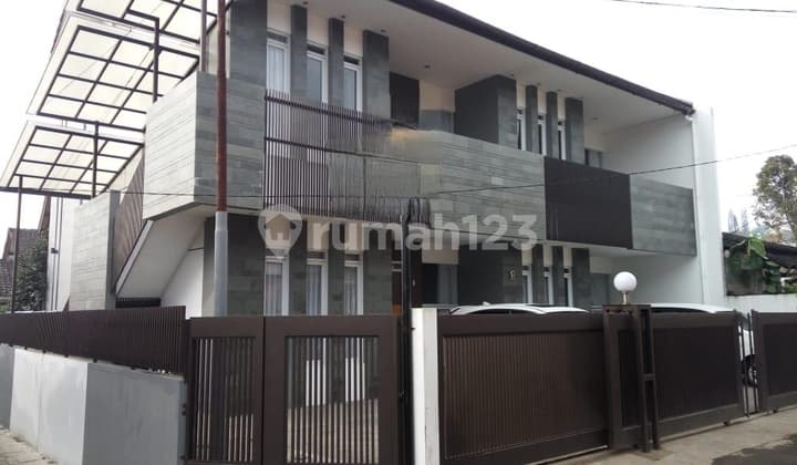 Rumah Paviliun Minimalis 4 Pintu Lembang Di Bandung