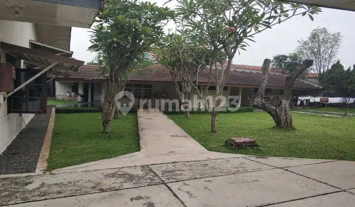 Rumah Lama Terawat Dengan Halaman Luas Di Jagakarsa Jakarta