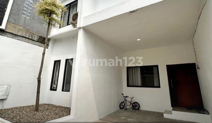 For Sale Ready-to-Occupy House in a Complex in South Cipete