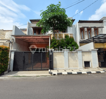 2-Storey Fully Renovated House in a Complex in Lebak Bulus. Wide Road Access.