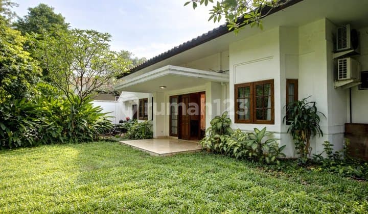 Ready-to-Live House in Prime Area of Kebayoran Baru