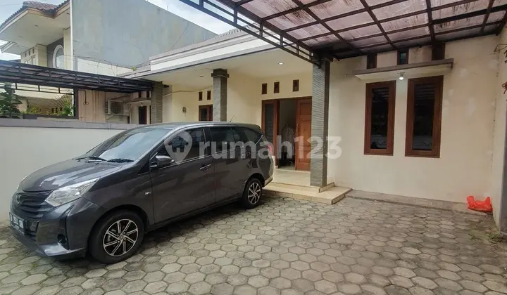 Rumah Kembar Dalam Komplek Dekat Dgn St. Mrt H. Nawi
