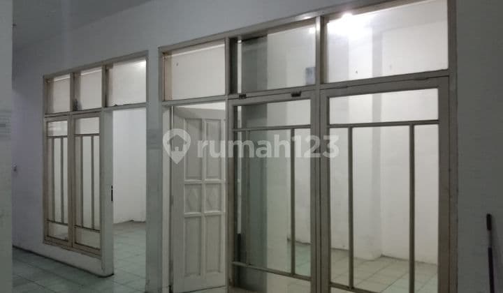 Disewakan Ruko dengan Lokasi Strategis Diketapang