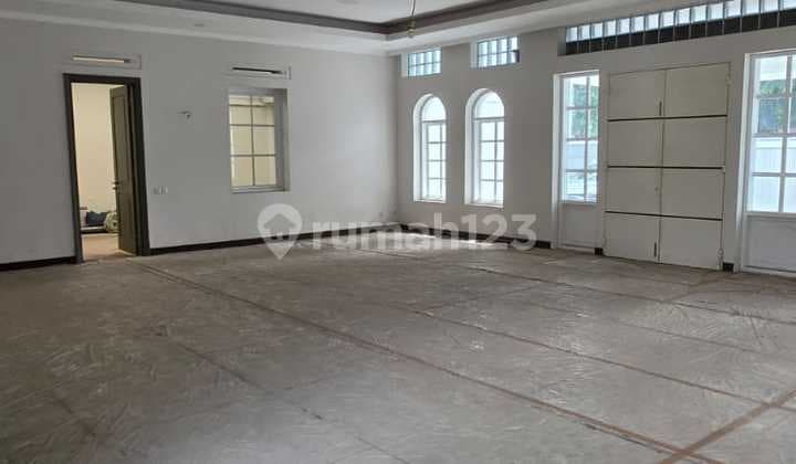 Jarang Ada Ruang Usaha Bagus Siap Pakai Lokasi Strategis