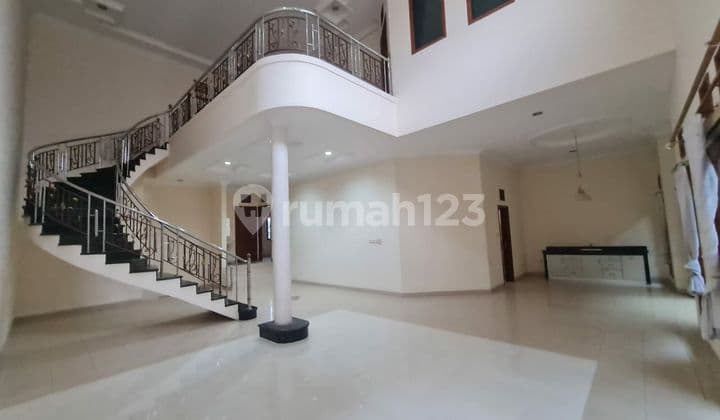 Dijual Cepat Rumah Mewah Setraduta Kondisi Terawat
