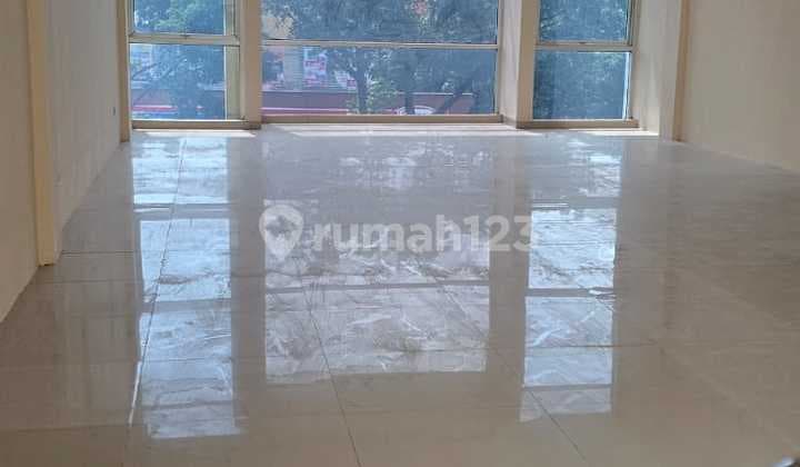 Ruko 3 Lantai Siap Pakai Lokasi Sangat Strategis