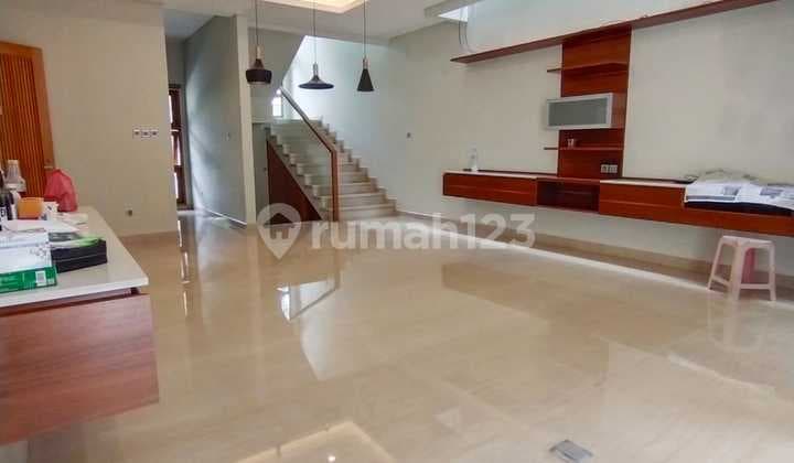 Rumah Lux Mewah Siap Huni Tengah Kota