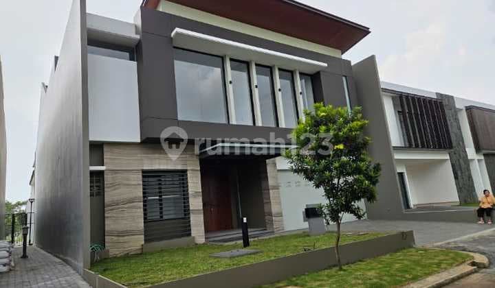 Rumah Mewah Siap Huni Kondisi Baru Dengan Lokasi Memadai