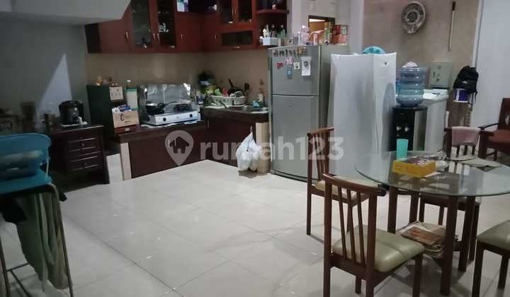 Rumah Bagus Tengah Kota Jl. Cibadak, Bandung