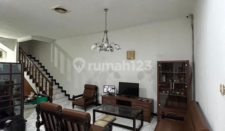 Sewa Rumah 2 Lantai Tengah Kota Leuwisari Raya , Bandung