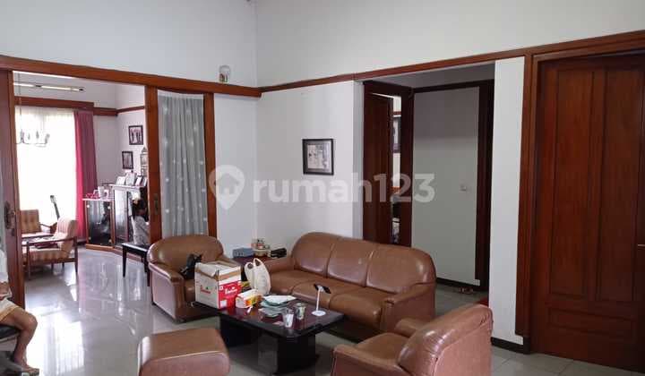 Jual Rumah Lokasi Stratgeis di Jalan Putri, Gatsu Bandung