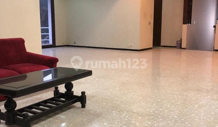 Jual Rumah Siap Huni di Kawasan Elite Setra Sari, Bandung