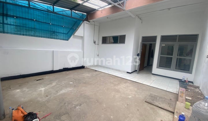 Disewakan Rumah Di Tengah Kota Dekat Sayap Sudirman