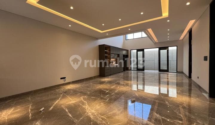 Jual Rumah Bagus Furnished Setraduta Grande, Bandung Barat