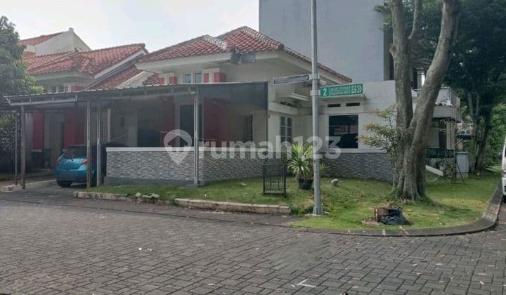 Rumah Hoek Kota Baru Parahyangan Tatar Jingganagara