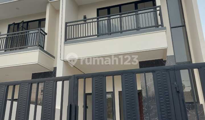 Rumah Villa Melati Mas, Tangerang Selatan Rumah Villa Melati Mas, Tangerang Selatan