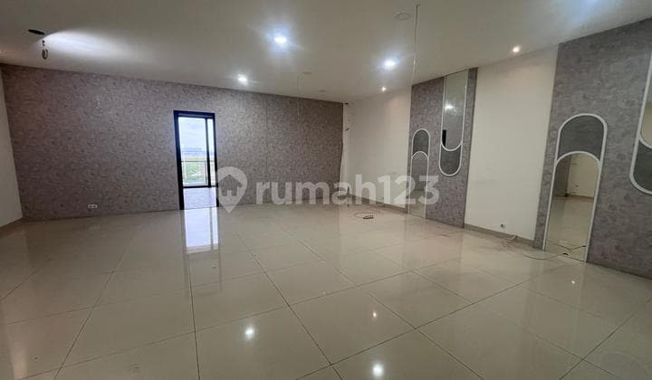 Disewakan Ruko Soho Ebony Pik 2 8X18m² 3 Lantai