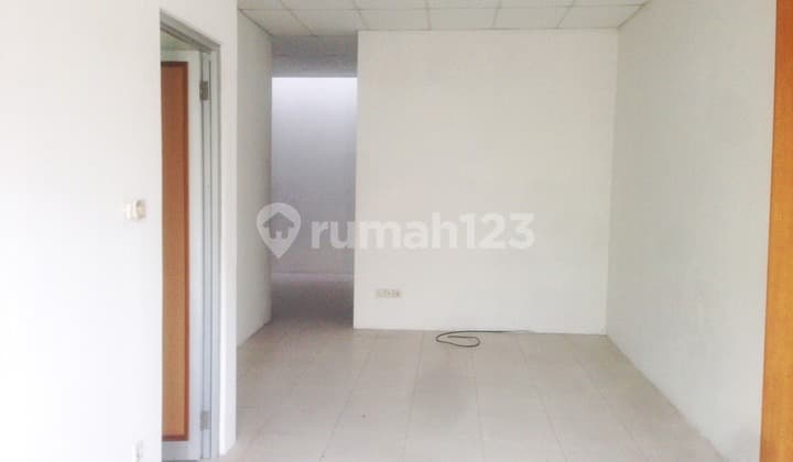 For Sale House in Sunter Agung 8.2X15m² 3+1Br SHM Semi Furnished