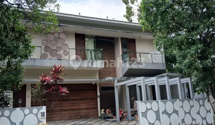 House for Rent with Swimming Pool Fully Furnished Location Near Aeon Mall
