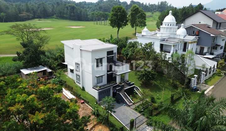 Sentul City House with Golf Course and Mountain Views