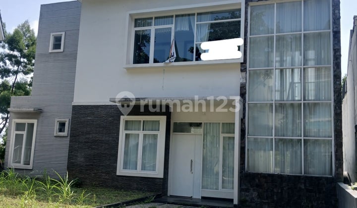 Rumah dengan pemandangan lapangan golf dekat keluar tol sentul selatan