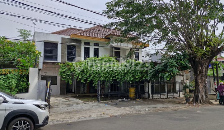 RUMAH PINGGIR JALAN DI PULO ASEM JAKARTA SIAP USAHA & SIAP HUNI