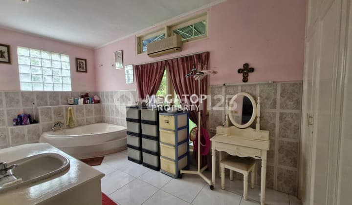 Rumah Villa di Ciawi, Puncak Bogor Lokasi Strategis